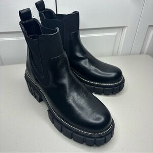 BCBGeneration Women’s Ulysa Lug Sole Chelsie Bootie Size 9.5 Chunky Platform Y2K